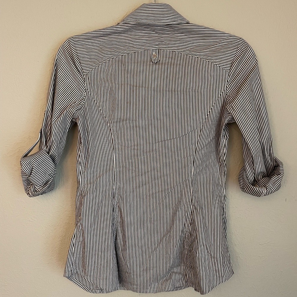 Express Striped Button-Up Top - Picture 5 of 6